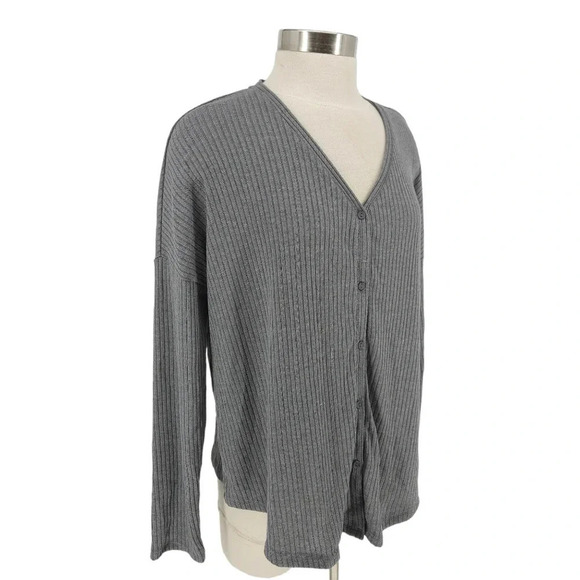 Tinsel Shirt Gray Long Sleeve Rib Knit Button Up V Neck Top Petite - Picture 3 of 8